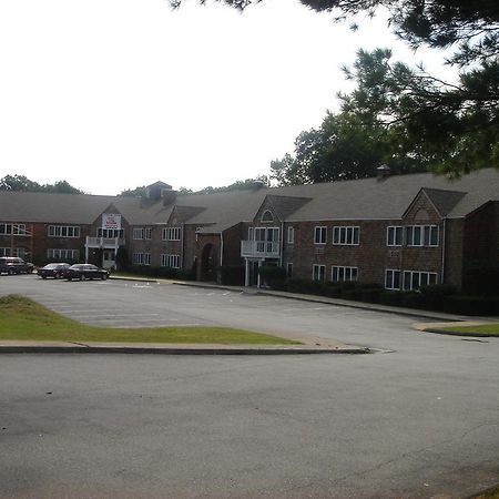 Econo Lodge Inn & Suites Groton Extérieur photo