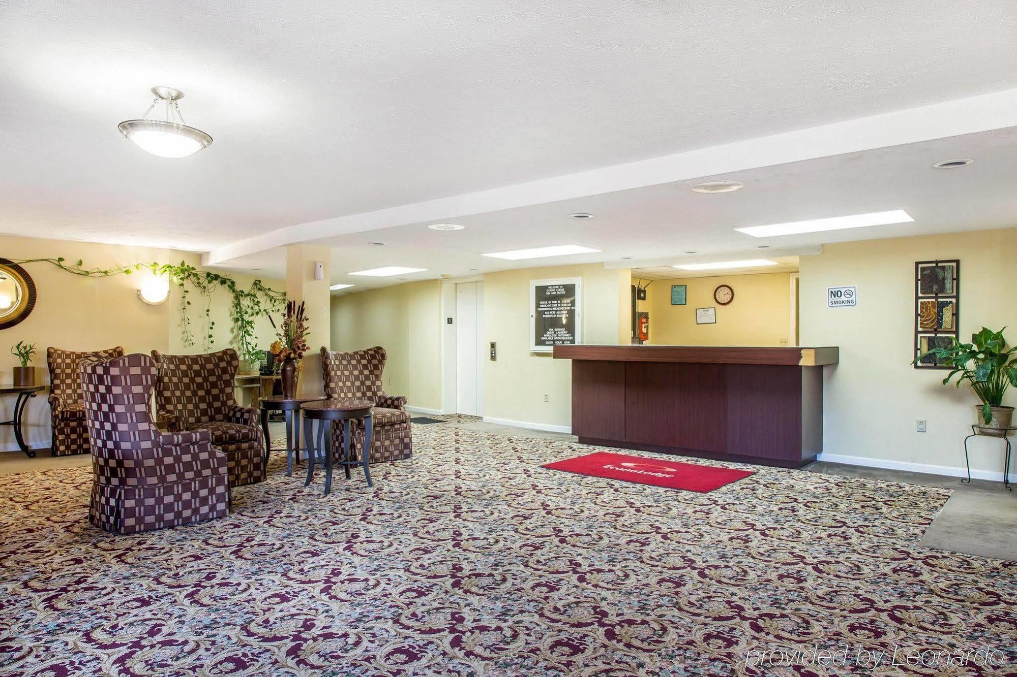 Econo Lodge Inn & Suites Groton Extérieur photo