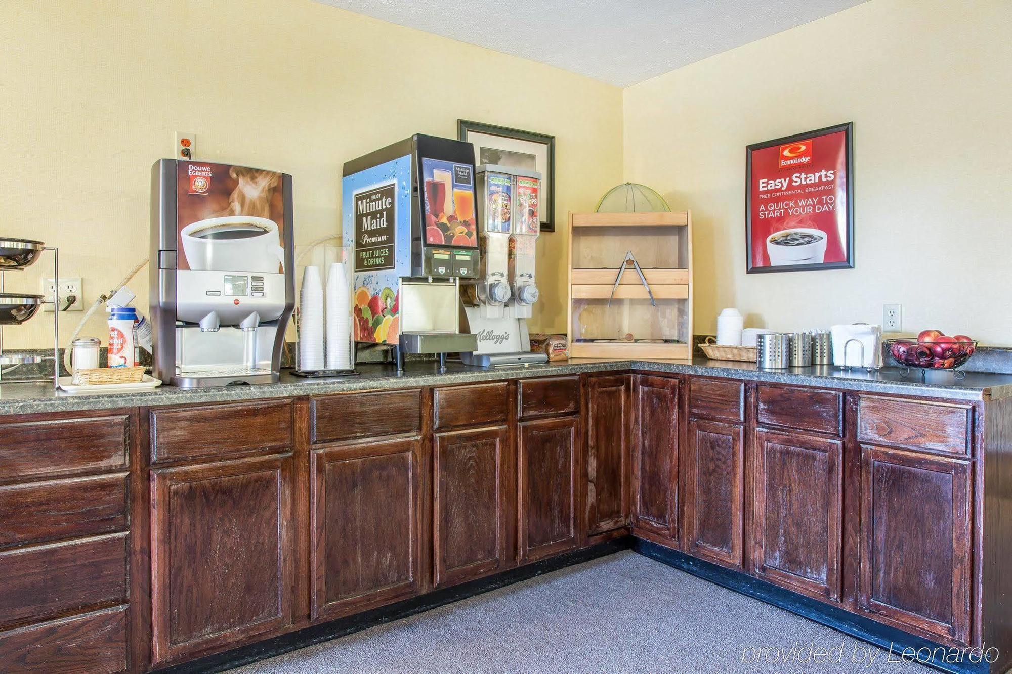 Econo Lodge Inn & Suites Groton Extérieur photo