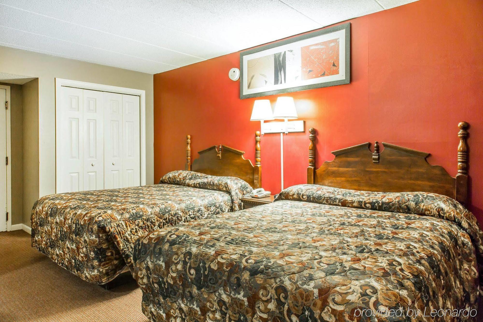 Econo Lodge Inn & Suites Groton Extérieur photo