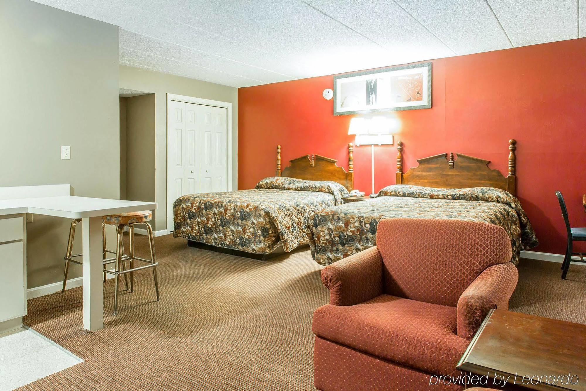 Econo Lodge Inn & Suites Groton Extérieur photo