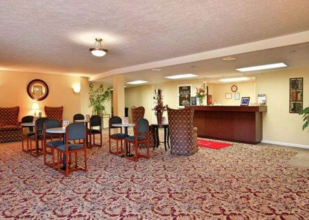 Econo Lodge Inn & Suites Groton Intérieur photo