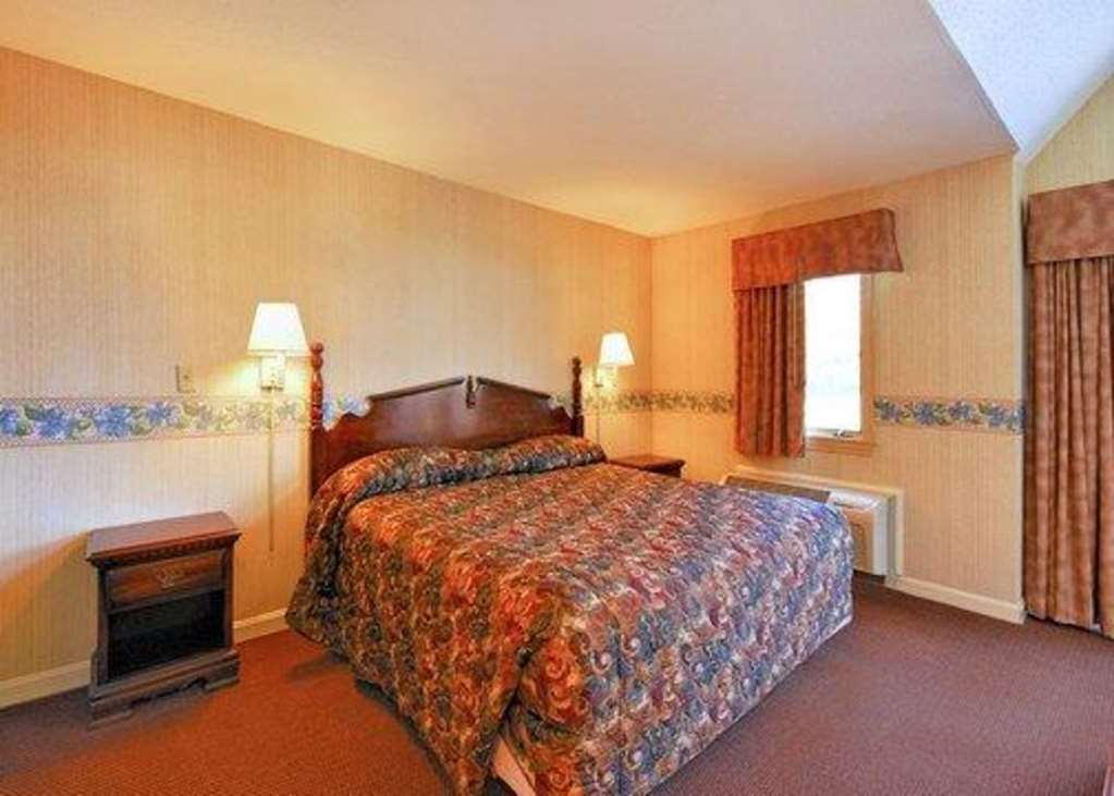 Econo Lodge Inn & Suites Groton Chambre photo