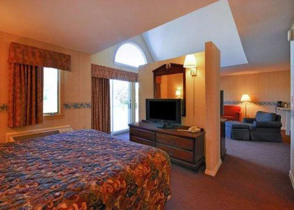 Econo Lodge Inn & Suites Groton Chambre photo