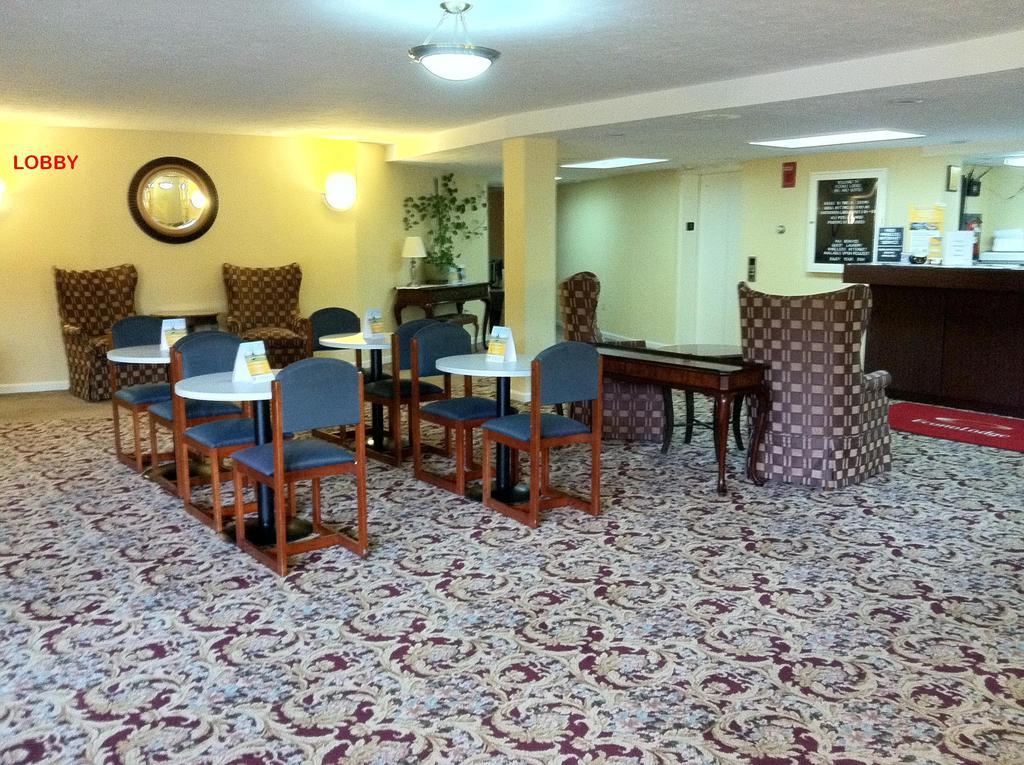 Econo Lodge Inn & Suites Groton Extérieur photo